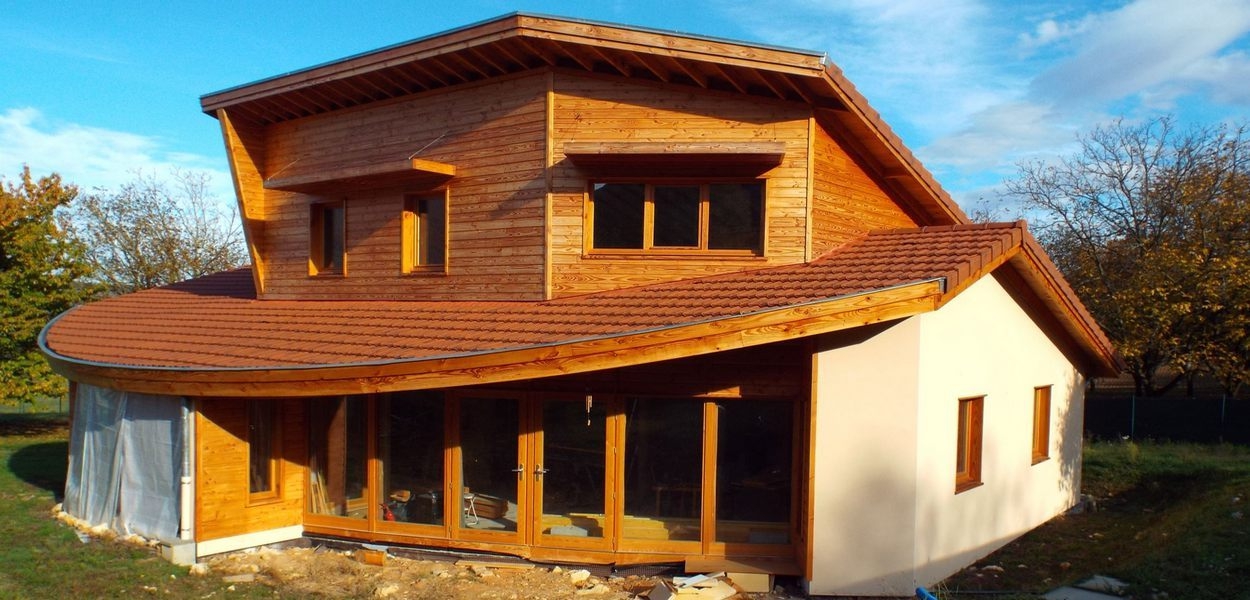Realisations - MT Fenêtres est un spécialiste des fenêtres en bois, avec finition lasure à Saint Laurent en Royans.